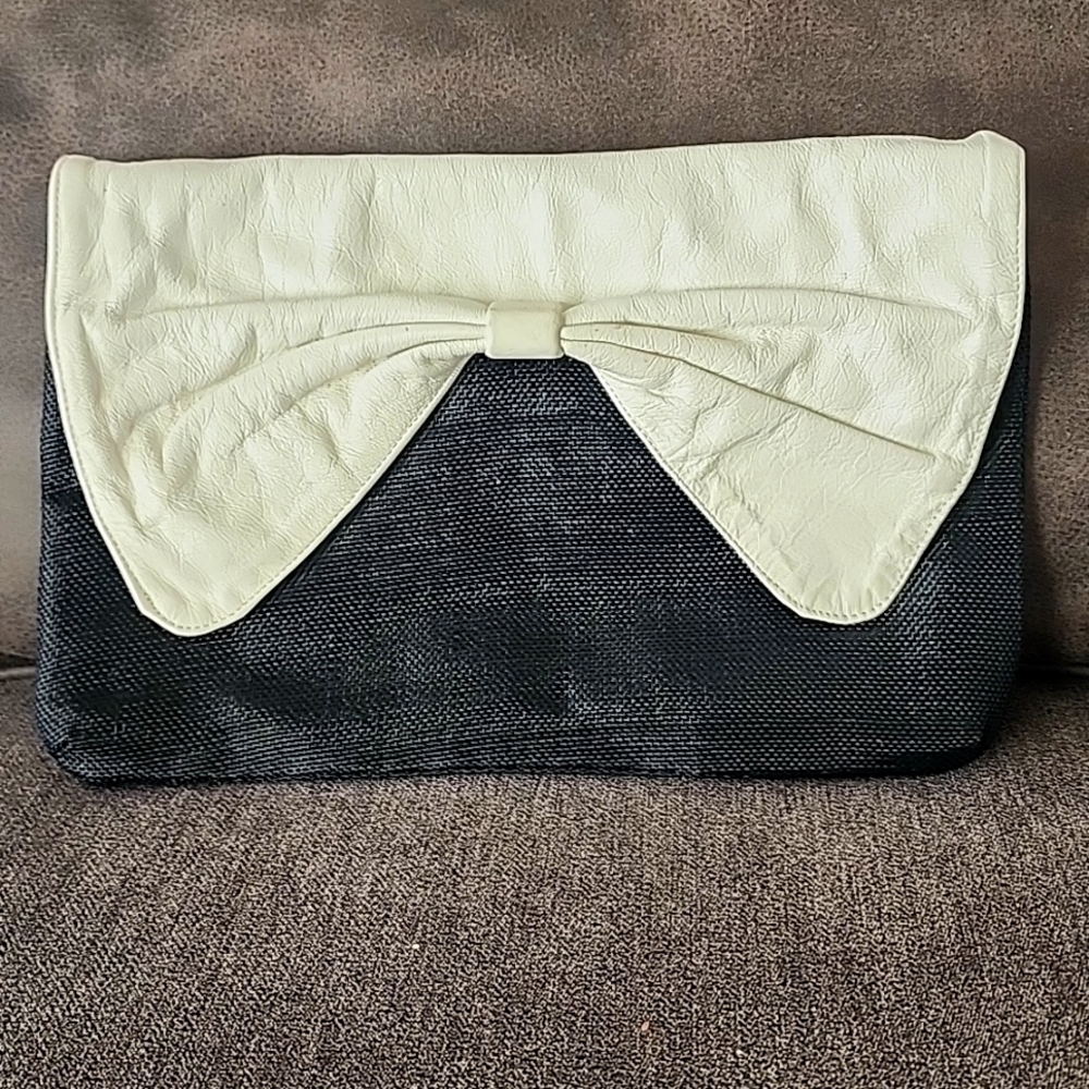 Woven Italian linen clutch